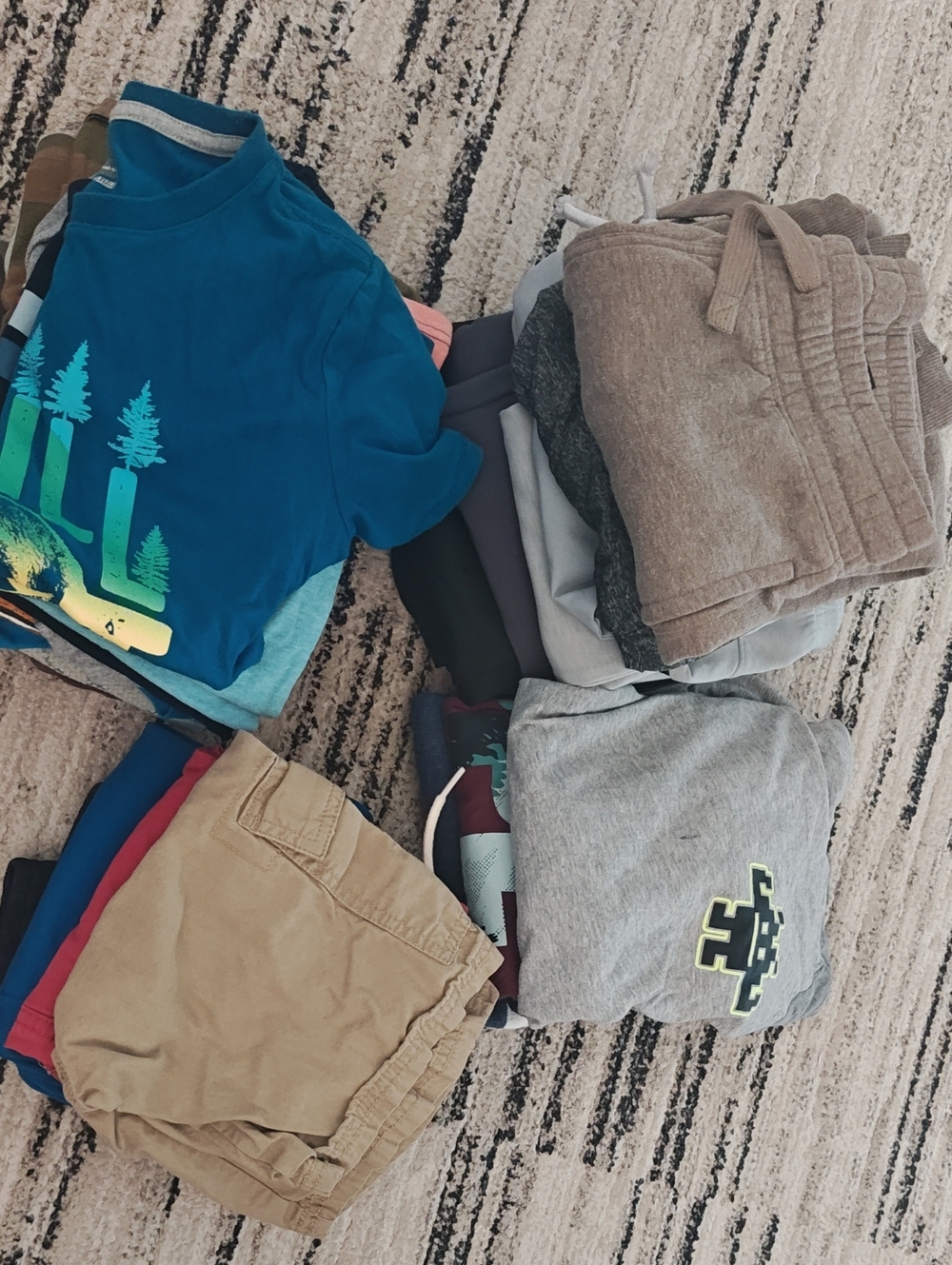 Kids HUGE Bundle, Mixed Seasson Casual Pants, Shorts,Long And Short Sleeve Tops.
